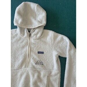 Patagonia White Fleece 1/2 Zip Pull-over Hoodie Women’s Small Embroidered Logo